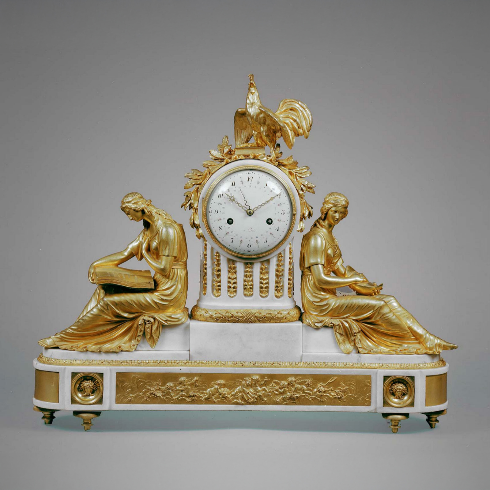 Pendule en bronze ciselé et doré, et marbre blanc. Epoque Louis XVI Provenance : •⁠ ⁠Rochefort family. •⁠ ⁠Ducs de Rochefoucauld.